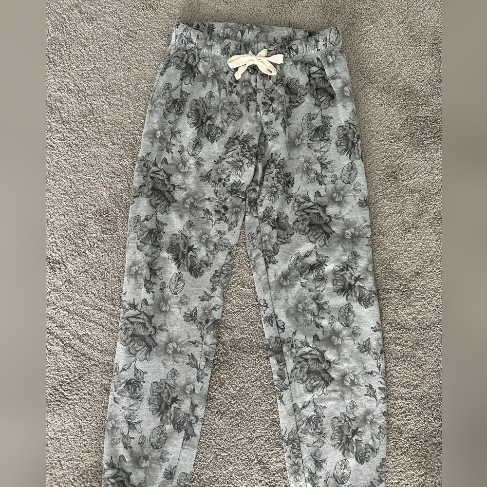 Women's flowered pants